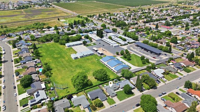 4202 Deaton Dr, Olivehurst, CA 95961