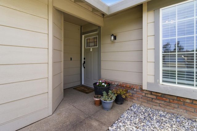 4202 Deaton Dr, Olivehurst, CA 95961