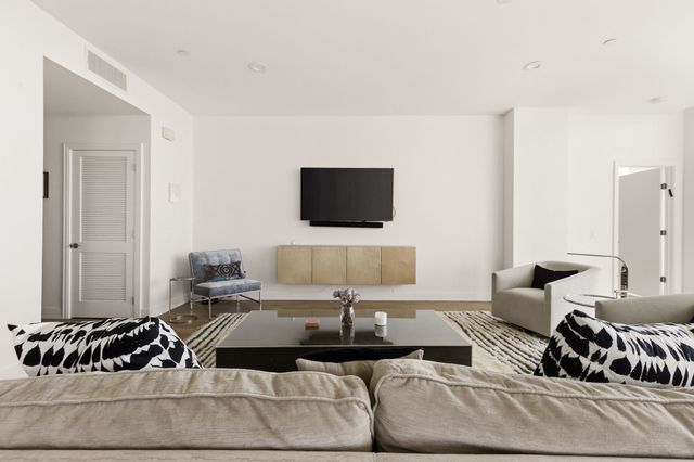 5656 N Central Expressway 801, Dallas, TX 75206