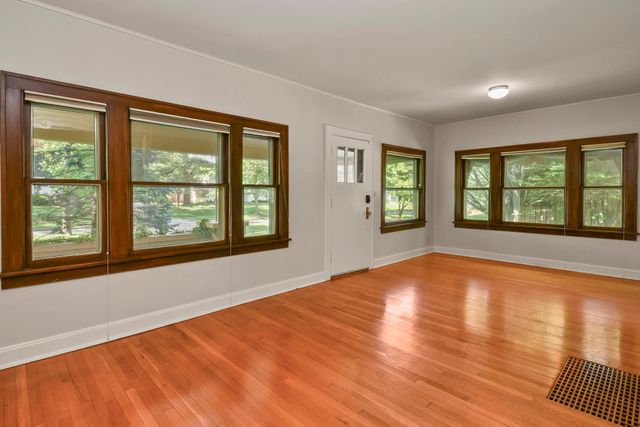 1249 E Delmar Street, Springfield, MO 65804