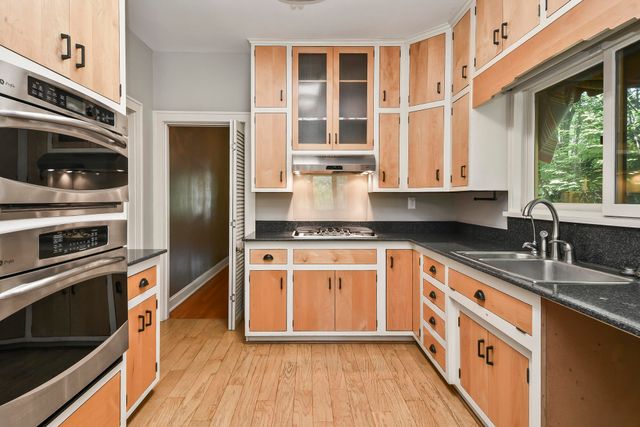 1249 E Delmar Street, Springfield, MO 65804