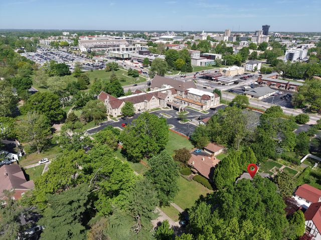 1249 E Delmar Street, Springfield, MO 65804