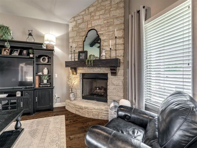 11833 SW 26th Terrace, Yukon, OK 73099