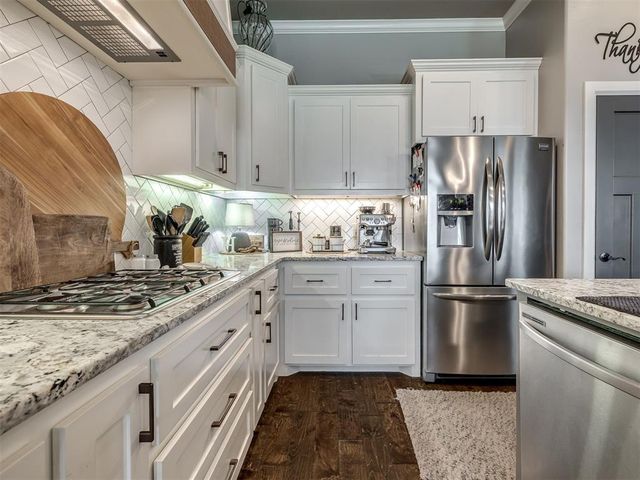 11833 SW 26th Terrace, Yukon, OK 73099