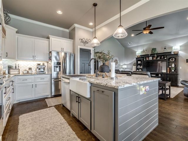 11833 SW 26th Terrace, Yukon, OK 73099