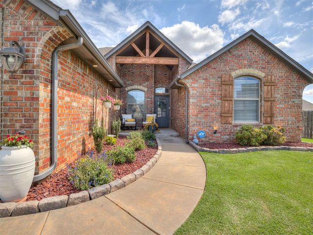 11833 SW 26th Terrace, Yukon, OK 73099