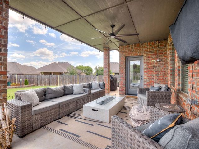 11833 SW 26th Terrace, Yukon, OK 73099