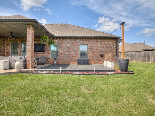 11833 SW 26th Terrace, Yukon, OK 73099