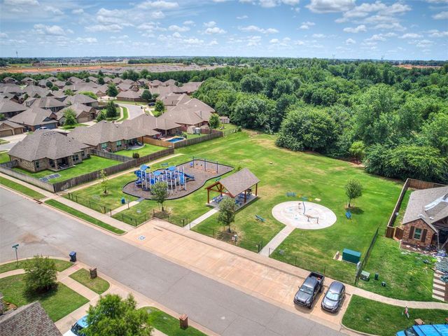 11833 SW 26th Terrace, Yukon, OK 73099