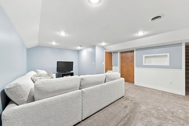 137 Atwood Drive, Mankato, MN 56001