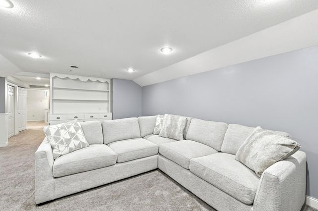 137 Atwood Drive, Mankato, MN 56001