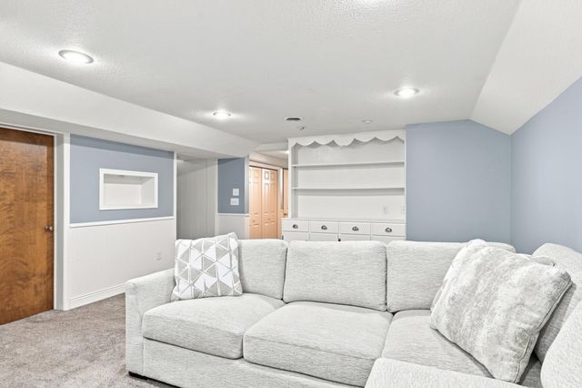 137 Atwood Drive, Mankato, MN 56001