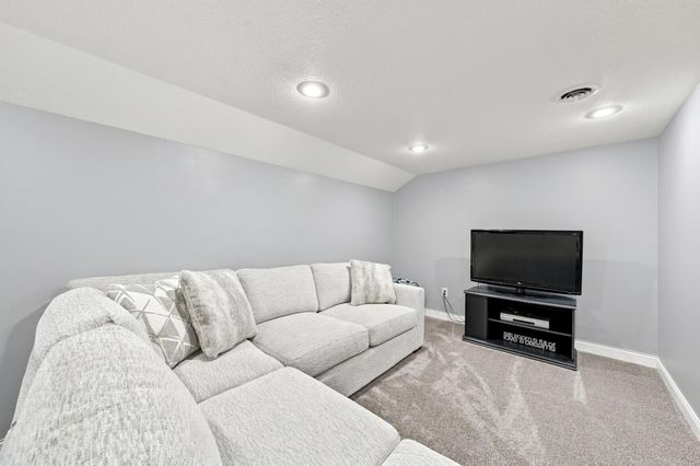 137 Atwood Drive, Mankato, MN 56001