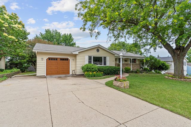 137 Atwood Drive, Mankato, MN 56001
