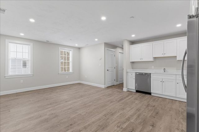 204 Central Street J, Avon, MA 02322
