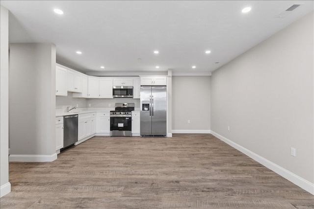 204 Central Street J, Avon, MA 02322