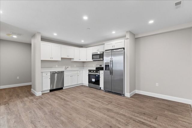 204 Central Street J, Avon, MA 02322