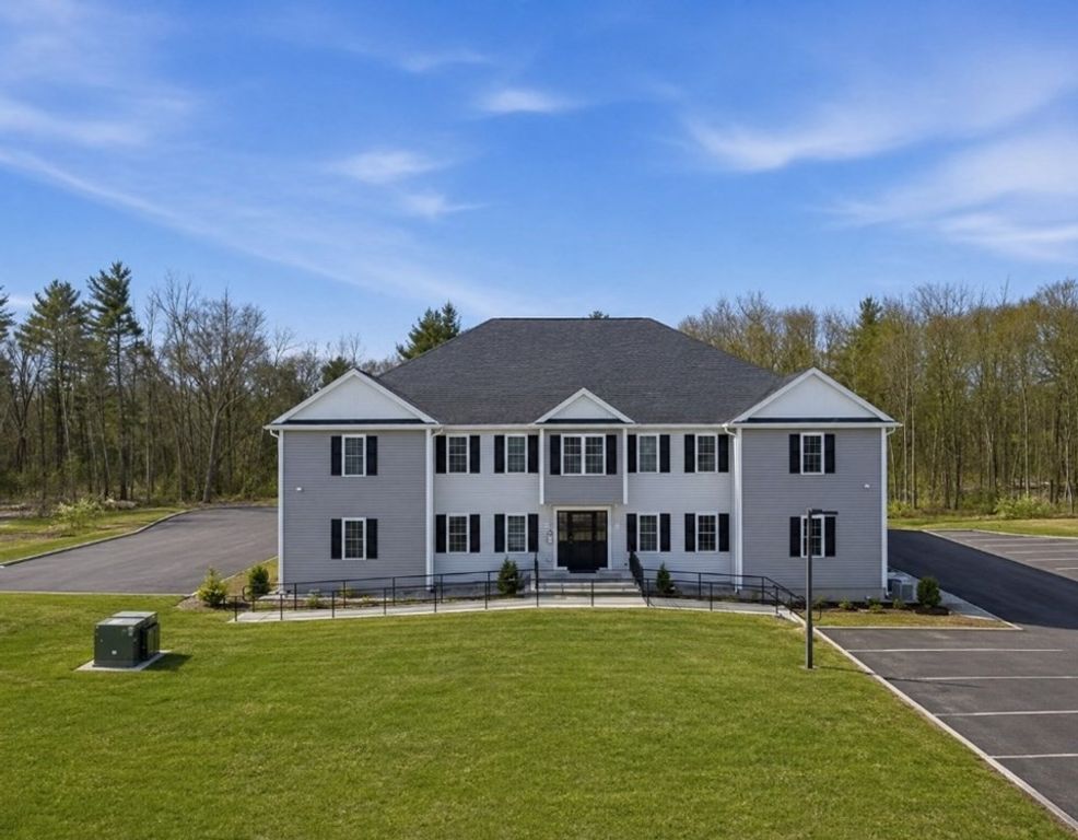 204 Central Street J, Avon, MA 02322