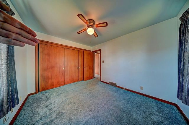 2106 42nd Street NE, Cedar Rapids, IA 52402