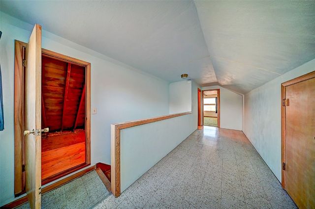 2106 42nd Street NE, Cedar Rapids, IA 52402