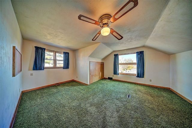 2106 42nd Street NE, Cedar Rapids, IA 52402