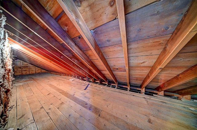 2106 42nd Street NE, Cedar Rapids, IA 52402