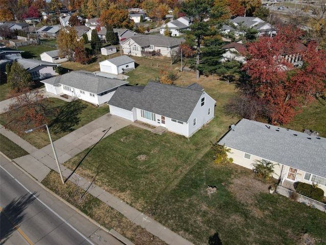 2106 42nd Street NE, Cedar Rapids, IA 52402