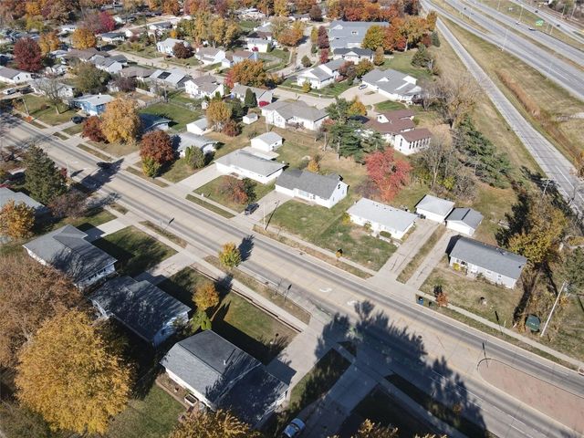 2106 42nd Street NE, Cedar Rapids, IA 52402