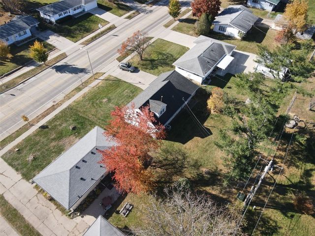 2106 42nd Street NE, Cedar Rapids, IA 52402