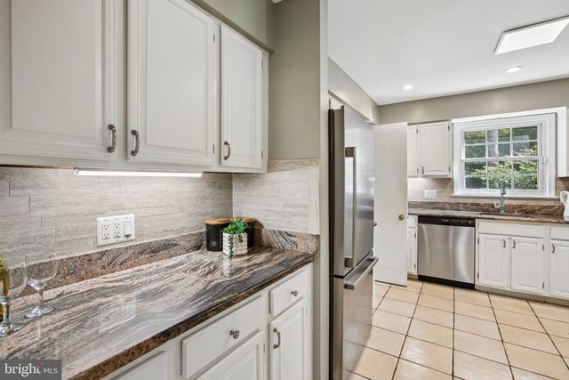 11151 CONESTOGA CT, Oakton, VA 22124