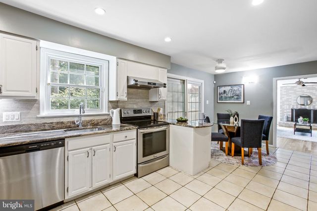 11151 CONESTOGA CT, Oakton, VA 22124