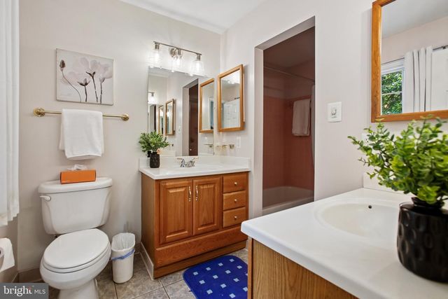 11151 CONESTOGA CT, Oakton, VA 22124