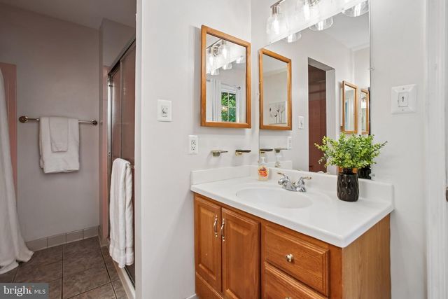 11151 CONESTOGA CT, Oakton, VA 22124