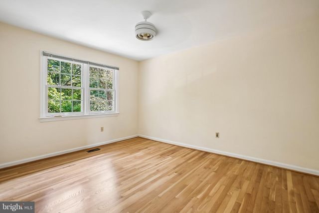 11151 CONESTOGA CT, Oakton, VA 22124
