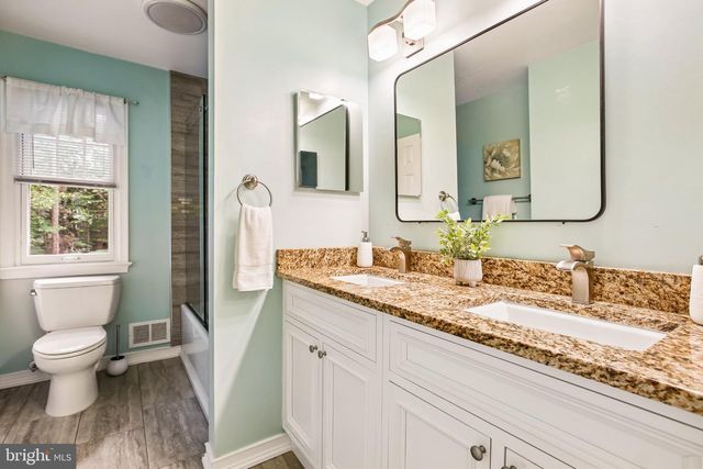 11151 CONESTOGA CT, Oakton, VA 22124