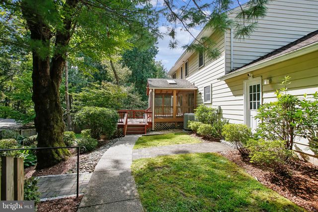 11151 CONESTOGA CT, Oakton, VA 22124