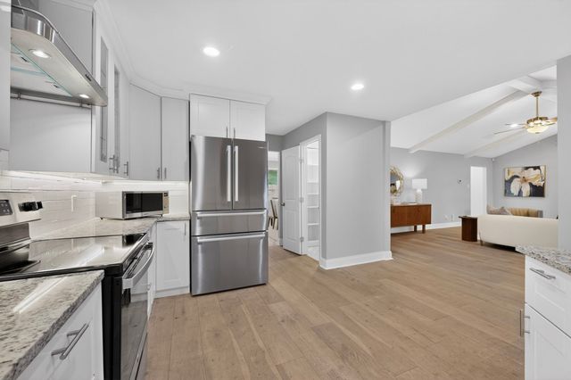 7631 Meadow Road, Dallas, TX 75230