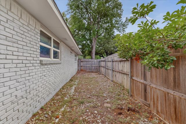 7631 Meadow Road, Dallas, TX 75230