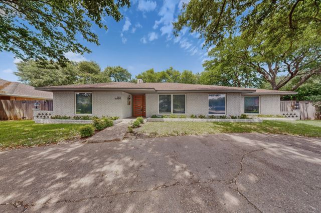 7631 Meadow Road, Dallas, TX 75230