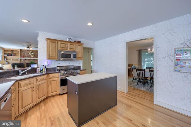 404 RHODA DR, Lancaster, PA 17601