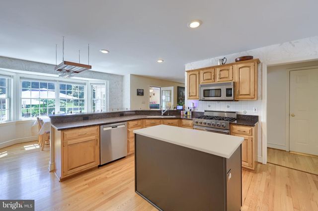 404 RHODA DR, Lancaster, PA 17601