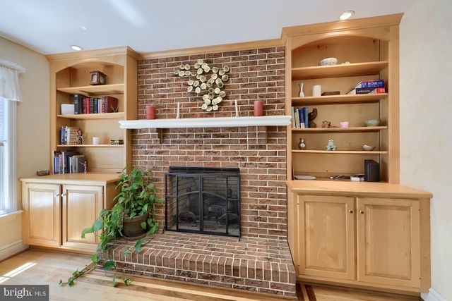 404 RHODA DR, Lancaster, PA 17601