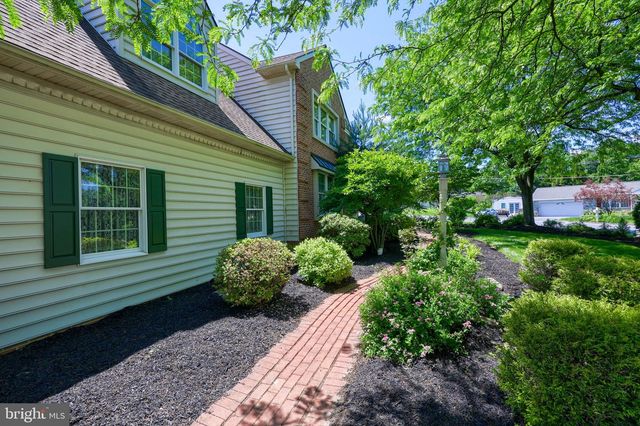 404 RHODA DR, Lancaster, PA 17601