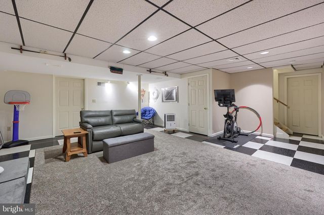 404 RHODA DR, Lancaster, PA 17601