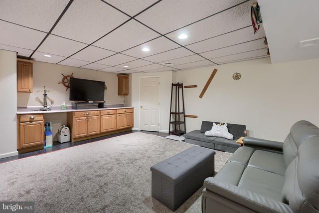 404 RHODA DR, Lancaster, PA 17601