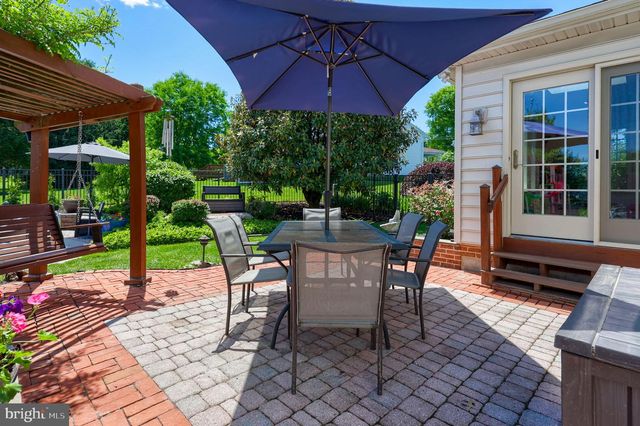 404 RHODA DR, Lancaster, PA 17601
