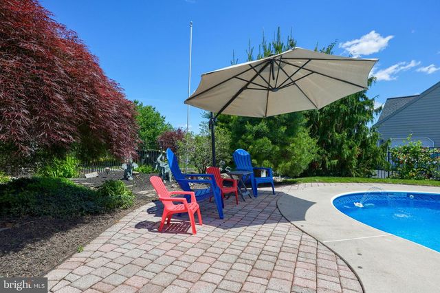 404 RHODA DR, Lancaster, PA 17601