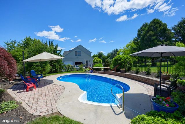 404 RHODA DR, Lancaster, PA 17601