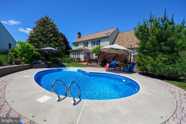 404 RHODA DR, Lancaster, PA 17601