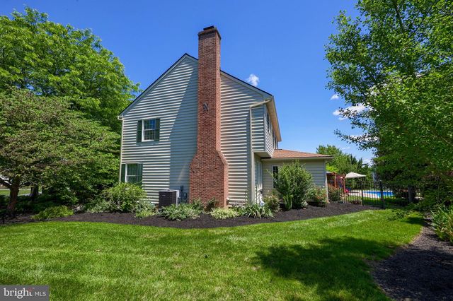 404 RHODA DR, Lancaster, PA 17601